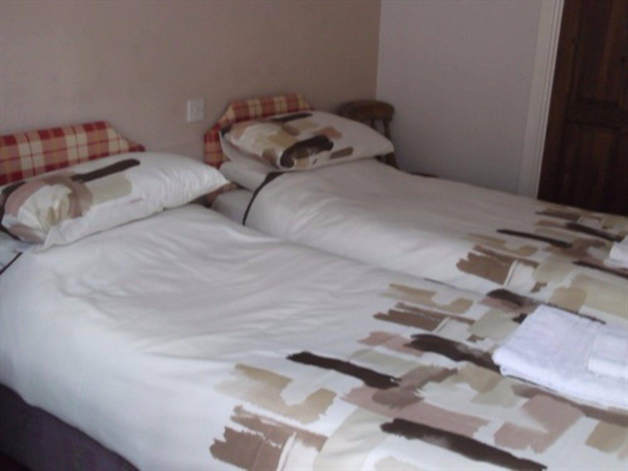 Hotel The Compasses Chelmsford Esterno foto