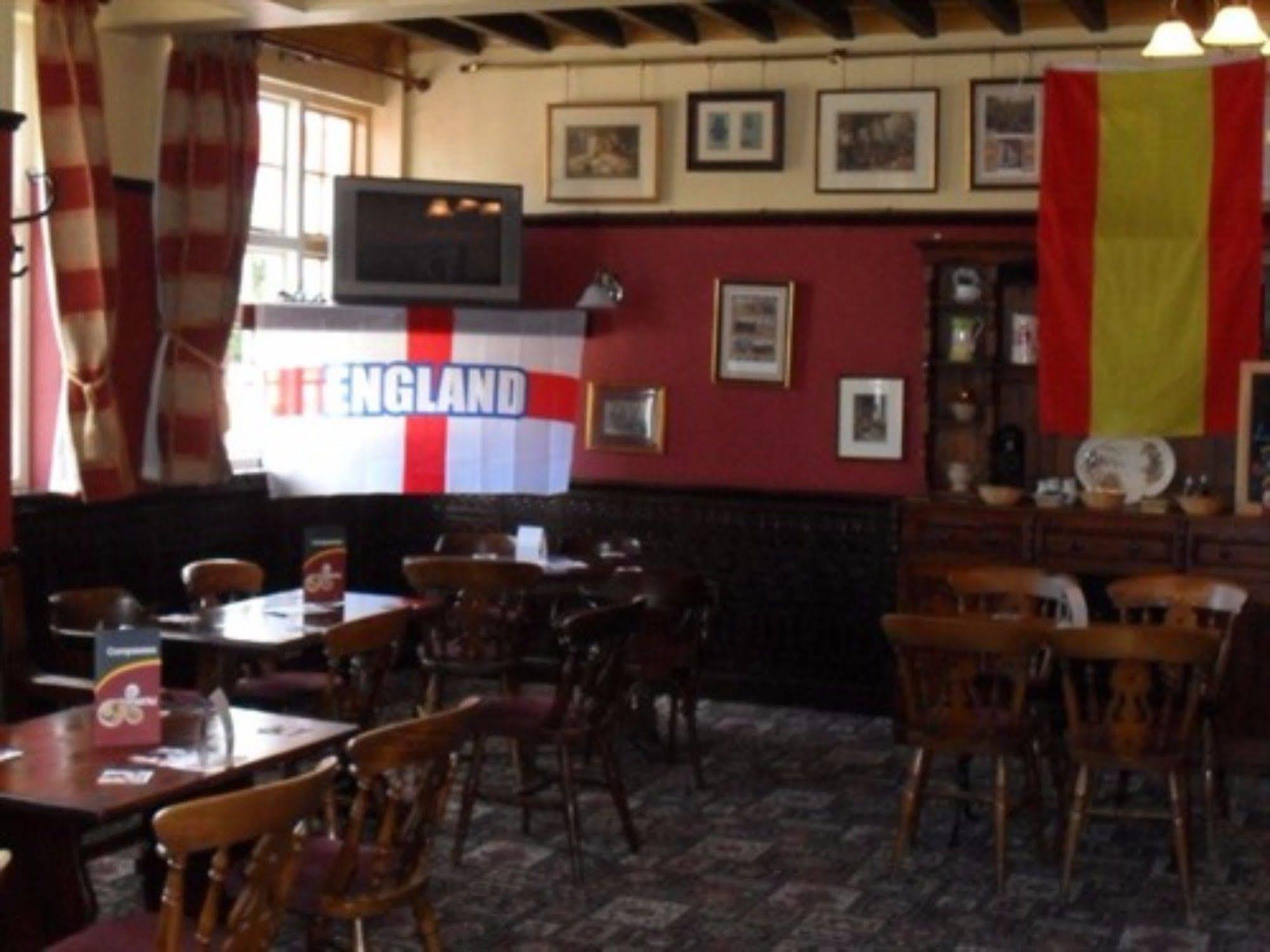 Hotel The Compasses Chelmsford Esterno foto